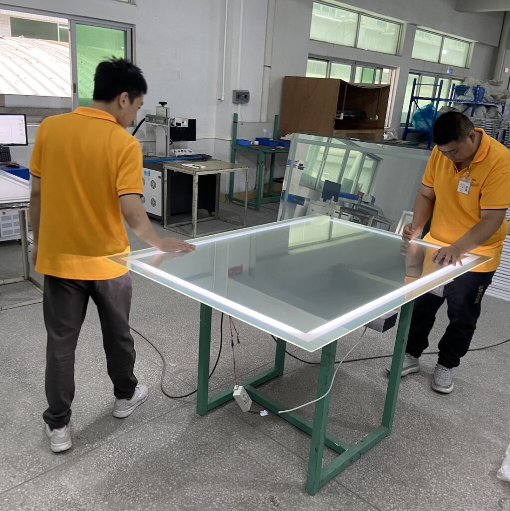 Mirror Inspecting before assembling